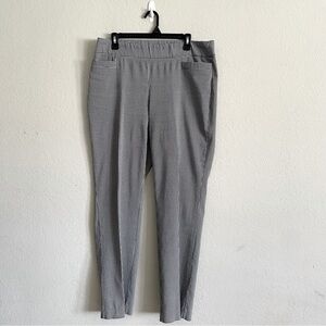 Briggs woman gingham plaid pull on Checkered Pants
Size 12 black white comfort